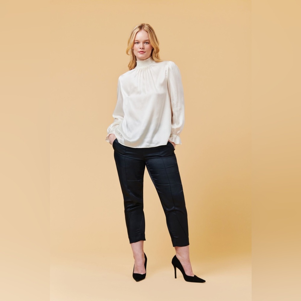 Tucker NYC Stella Top
Tucker White in Charmeuse